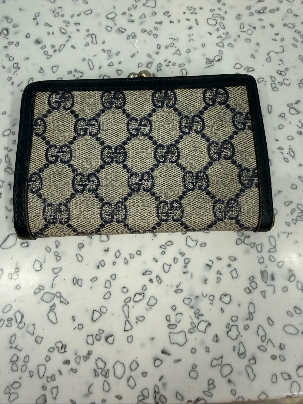 Gucci Beige GG Canvas Wallet with Navy Leather Trim and Gold GG - Picture 2 of 10